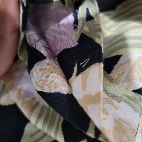 Zulu and Zephyr The Wilds Wrap Top Purple Convertible Cropped Floral Size Small - Picture 10 of 16